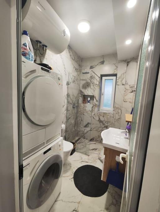 Starlight Downtown Apartment Tirana Extérieur photo