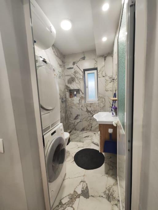 Starlight Downtown Apartment Tirana Extérieur photo