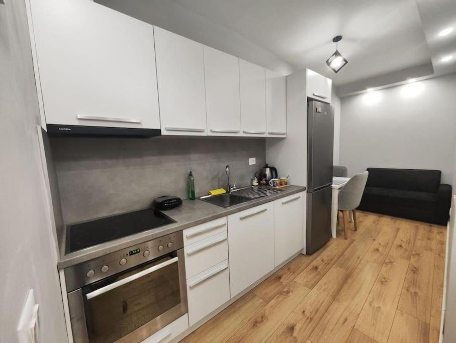 Starlight Downtown Apartment Tirana Extérieur photo