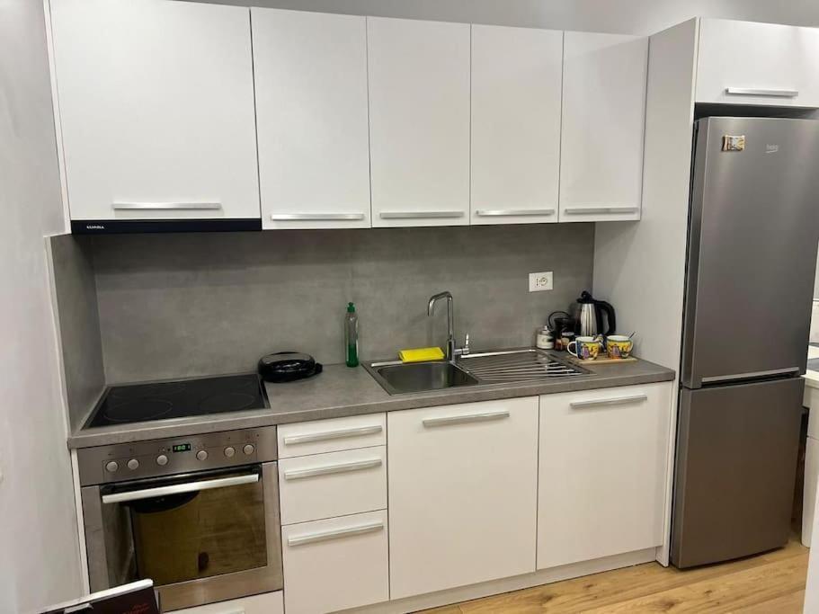 Starlight Downtown Apartment Tirana Extérieur photo